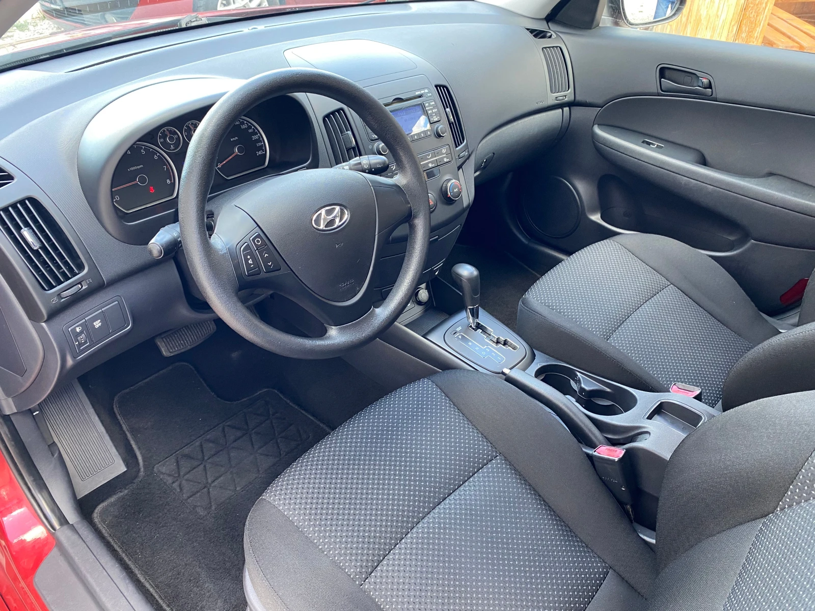 Hyundai I30 1.6 АВТОМАТИК* ПОДГРЕВ* КЛИМА* ШВЕЙЦАРИЯ* ЕВРО 5 - изображение 7