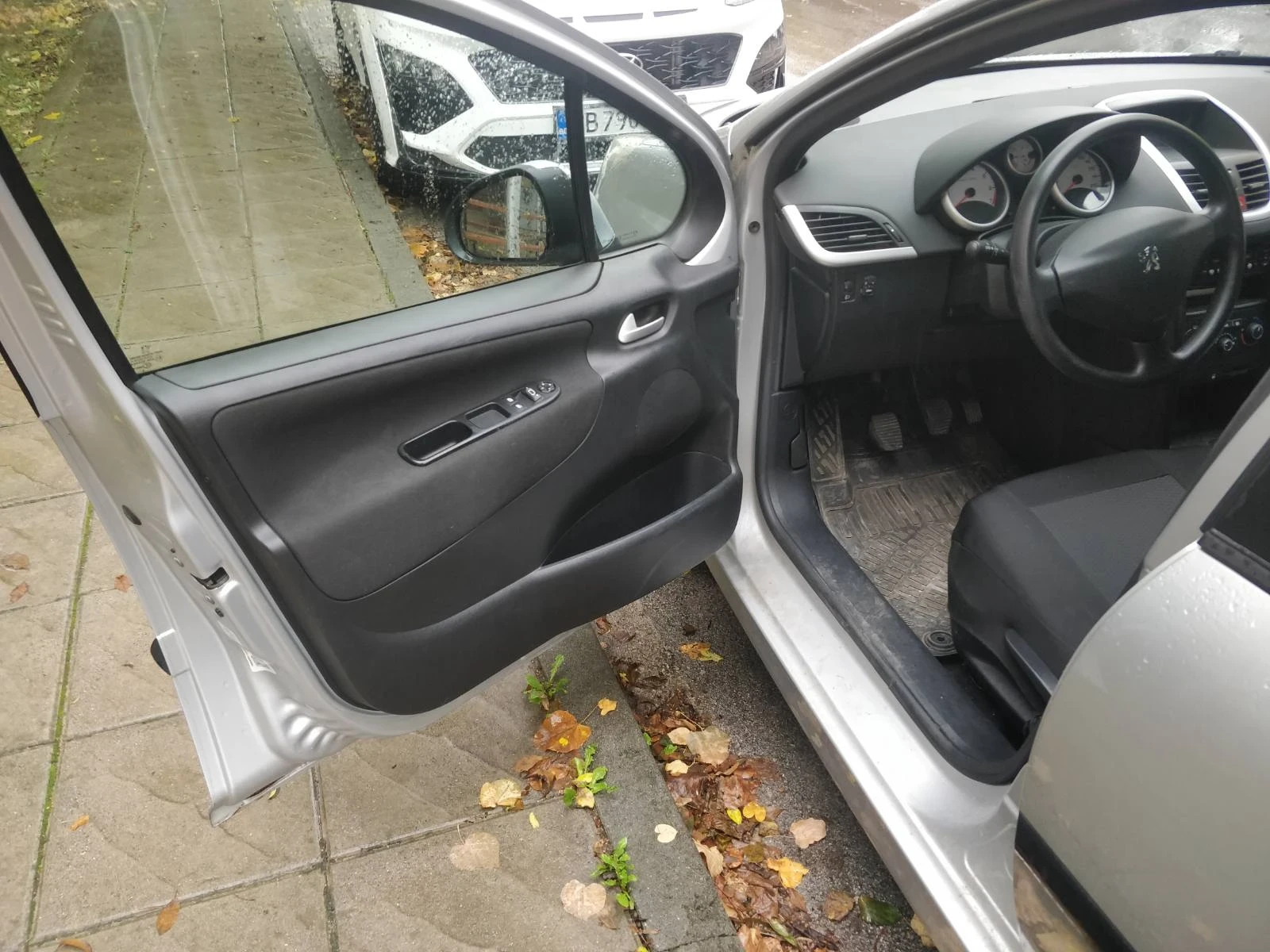 Peugeot 207 1.4 - изображение 10