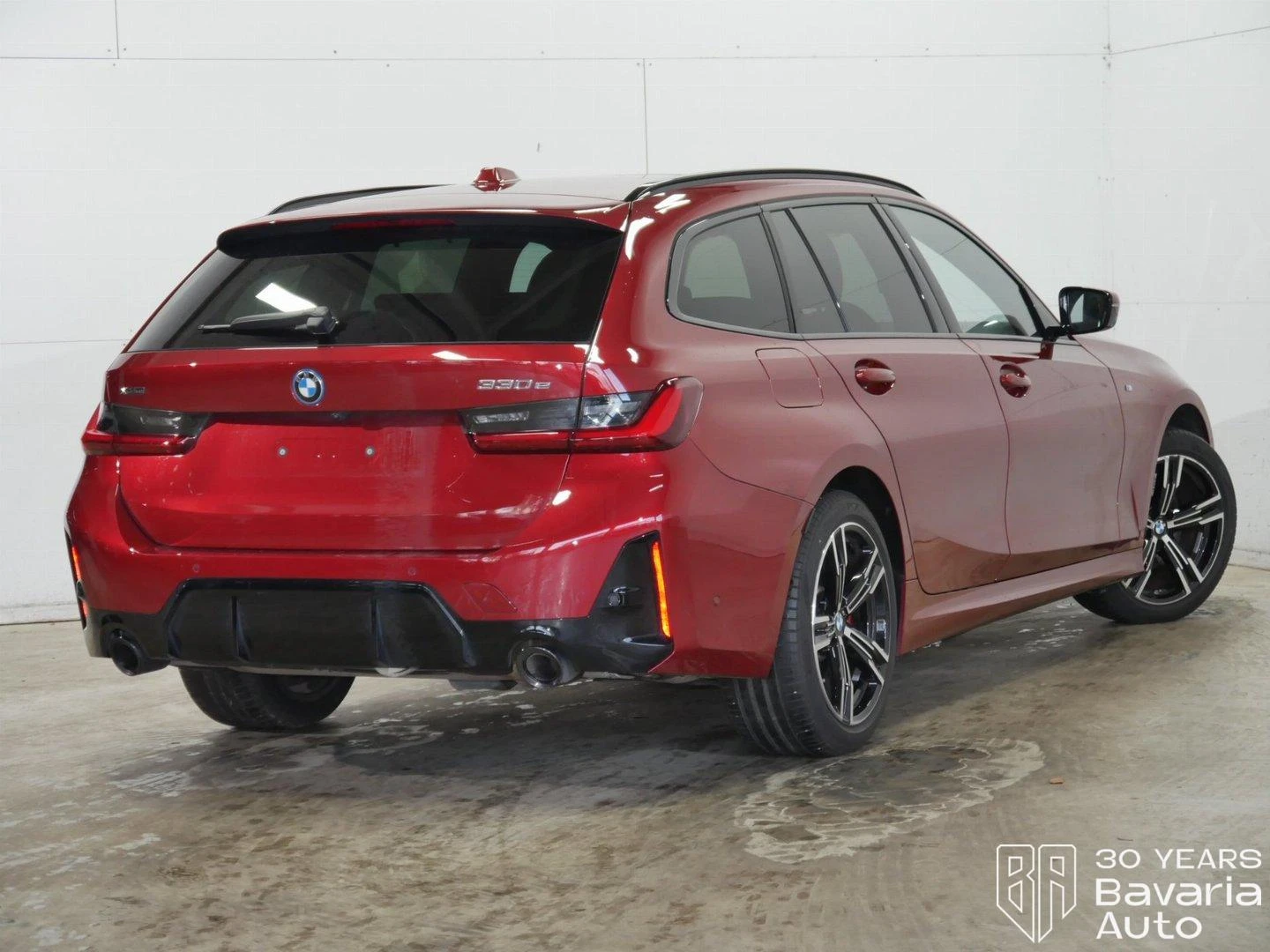 BMW 330 e xDrive Touring M Sport Paket Sportautomatic - изображение 3