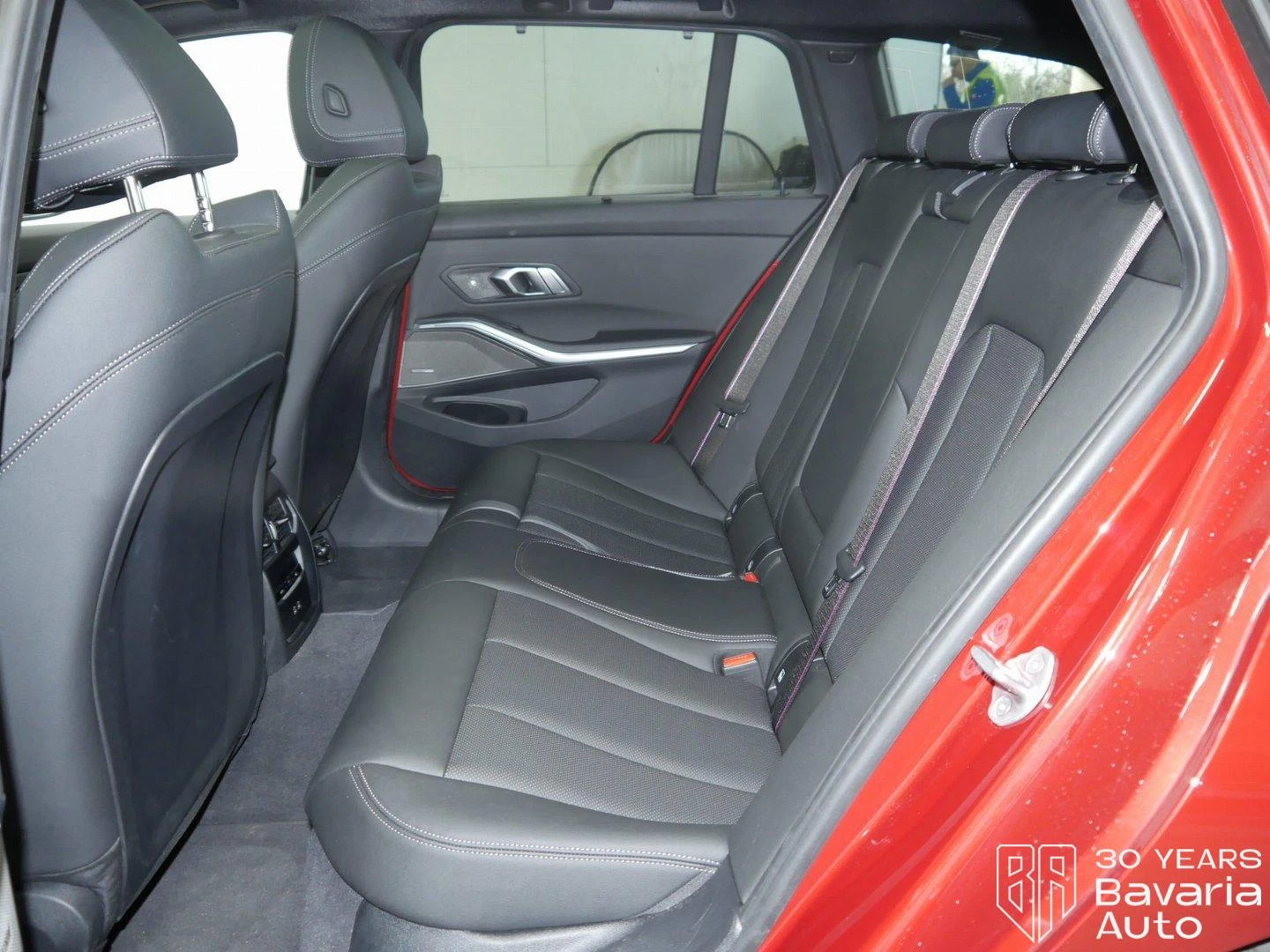 BMW 330 e xDrive Touring M Sport Paket Sportautomatic - изображение 8