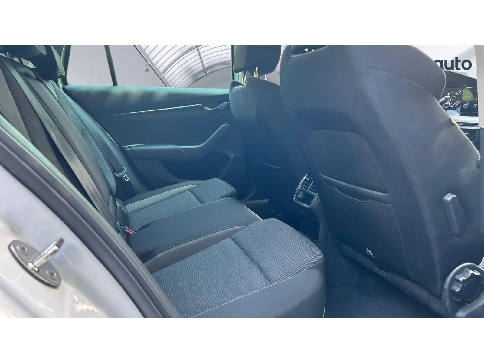 Skoda Octavia 1. 5 e-TSi DSG, ������� ������ �� 221   | Mobile.bg � ����������� 11