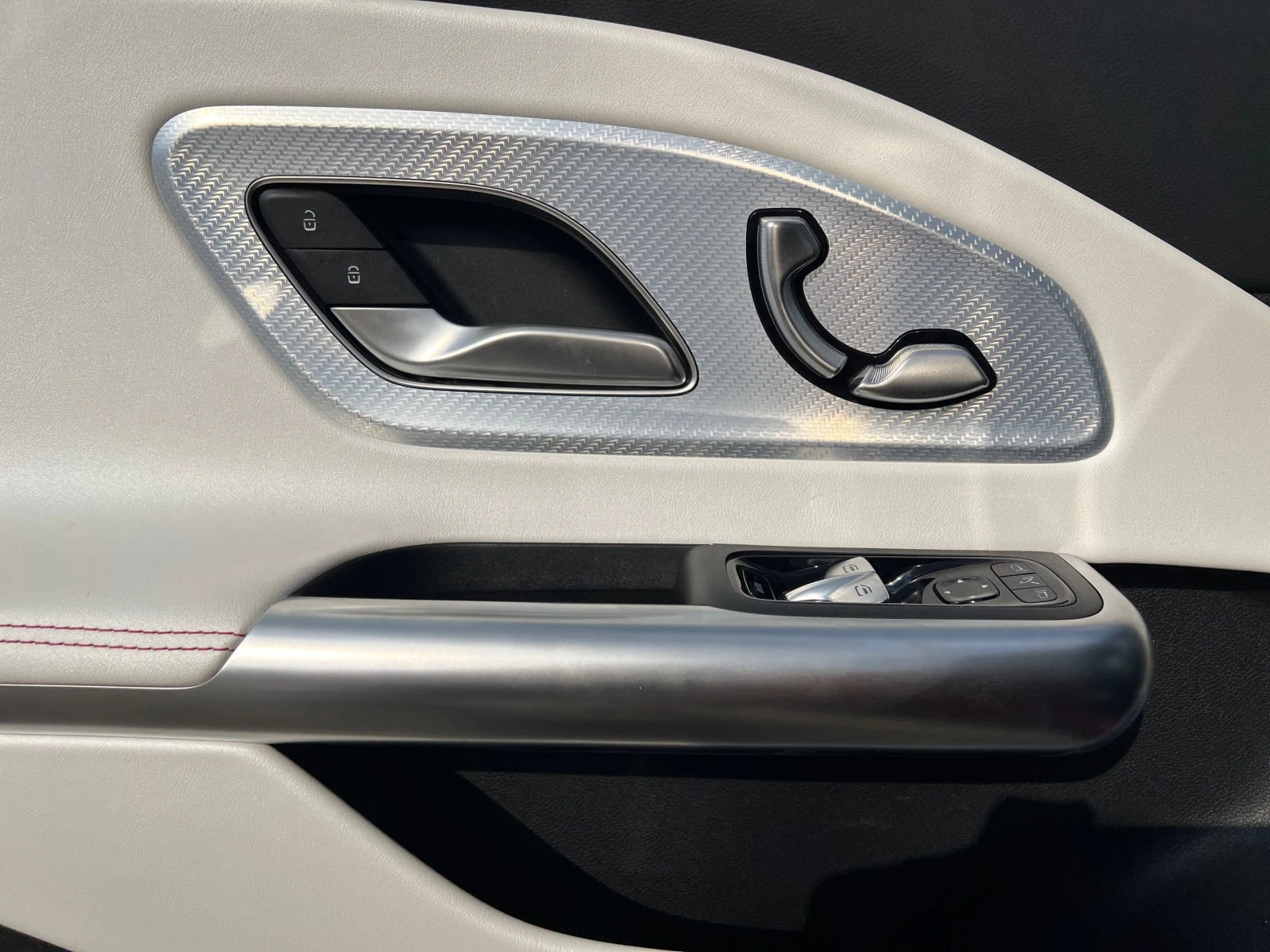 Mercedes-Benz CLA 220 4MATIC, снимка 10 - Автомобили и джипове - 53705014
