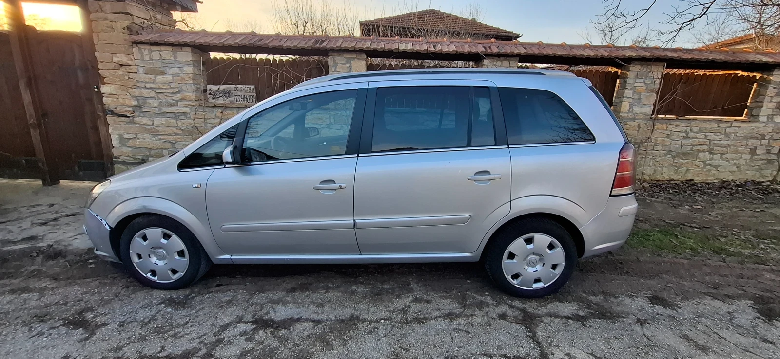Opel Zafira, снимка 6 - Автомобили и джипове - 53710955