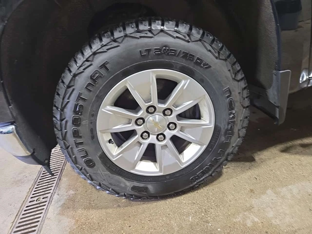 Chevrolet Silverado  LT 1500| CARFAX| 2 КЛЮЧА| , снимка 6 - Автомобили и джипове - 53826338