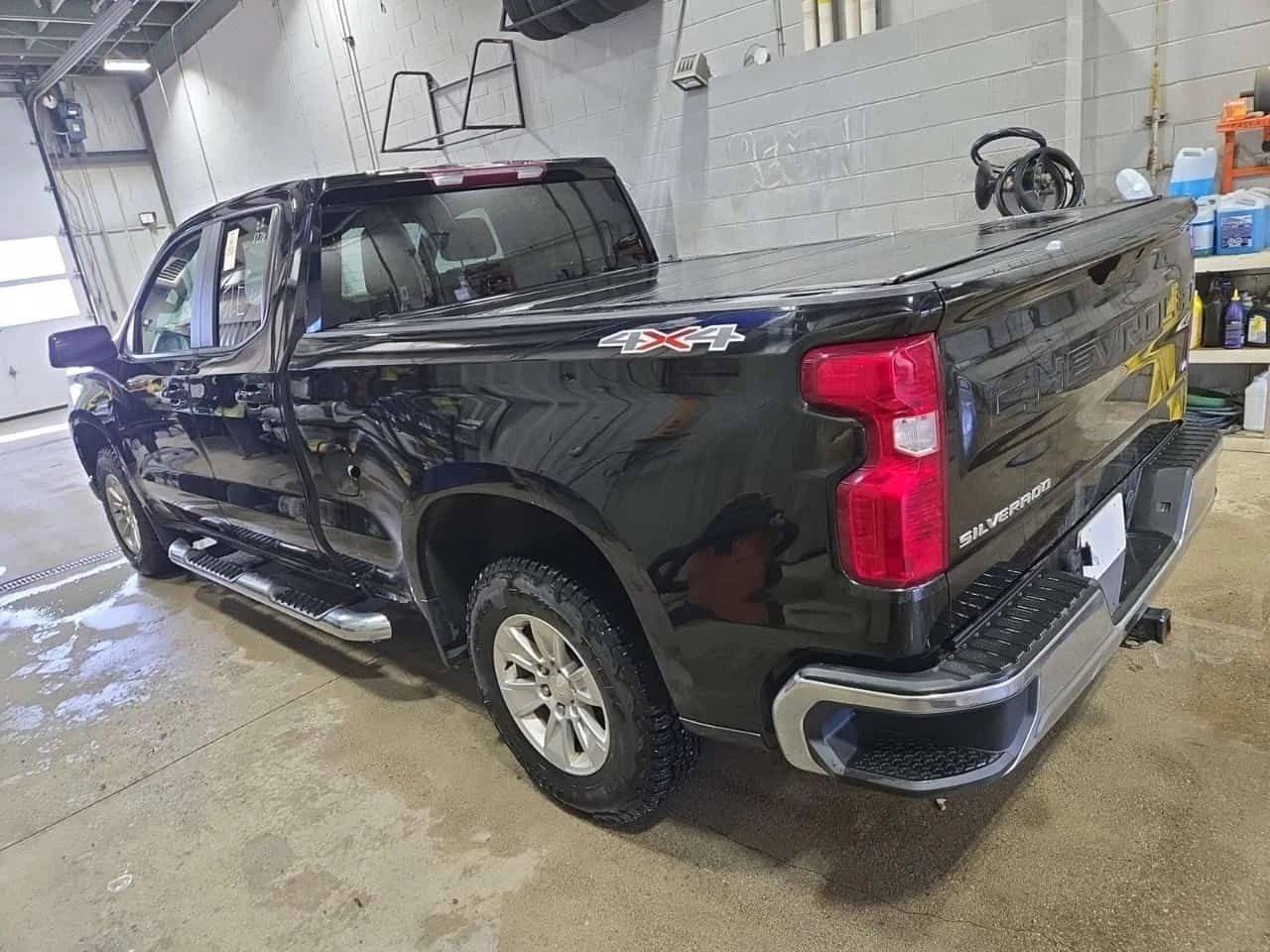 Chevrolet Silverado  LT 1500| CARFAX| 2 КЛЮЧА| , снимка 4 - Автомобили и джипове - 53826338