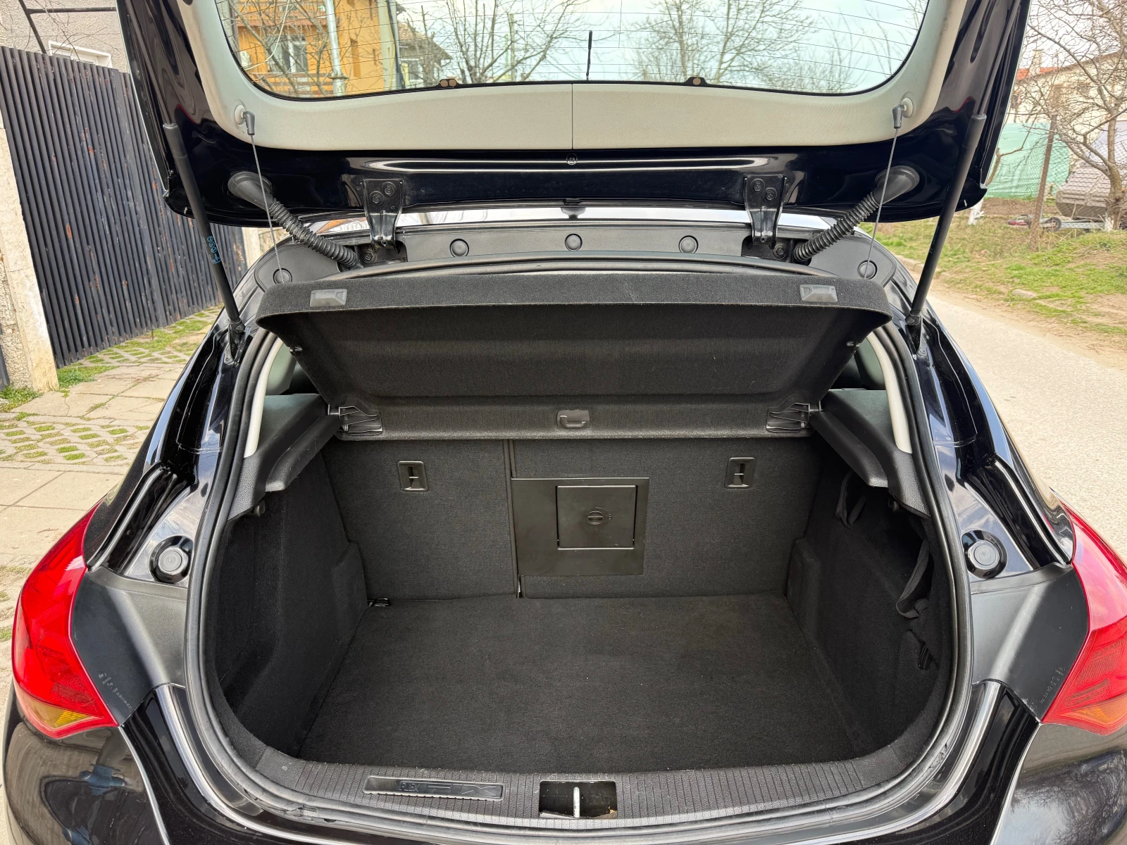 Opel Astra 1.4T , снимка 14 - Автомобили и джипове - 53879480