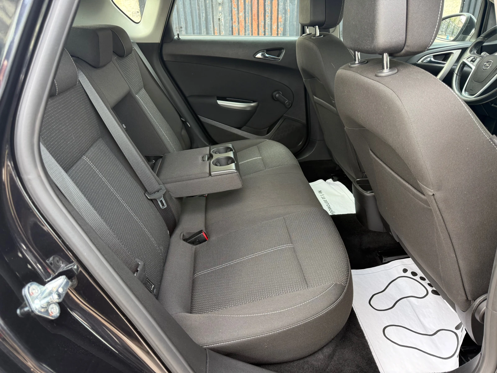 Opel Astra 1.4T , снимка 9 - Автомобили и джипове - 53879480