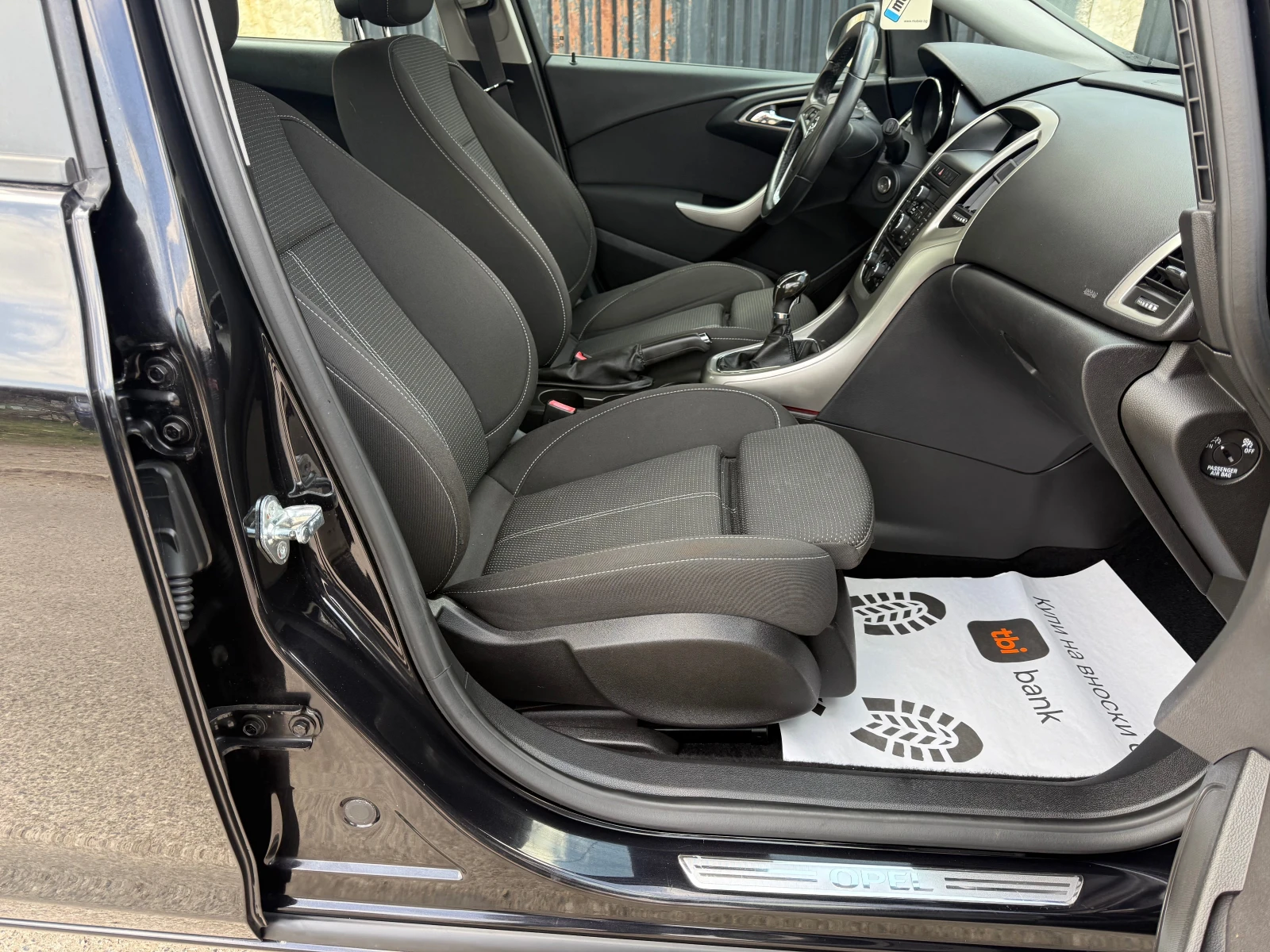 Opel Astra 1.4T , снимка 8 - Автомобили и джипове - 53879480