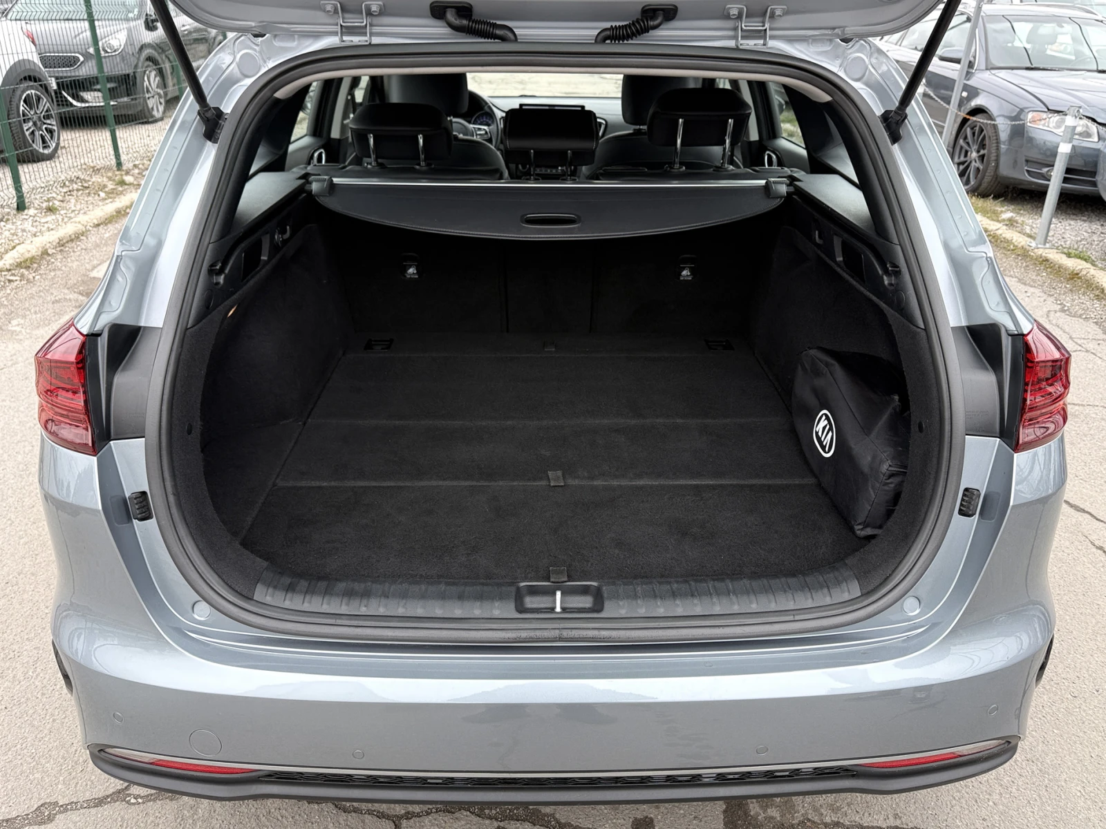 Kia Ceed 1.6 CRDI MHEV, снимка 12 - Автомобили и джипове - 54165270