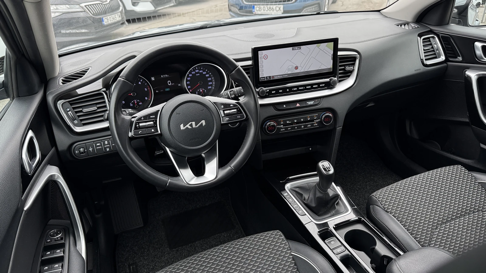 Kia Ceed 1.6 CRDI MHEV, снимка 8 - Автомобили и джипове - 54165270