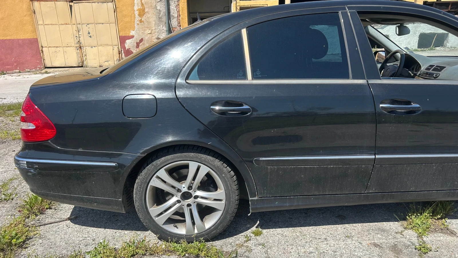 Mercedes-Benz E 320, снимка 4 - Автомобили и джипове - 54314787