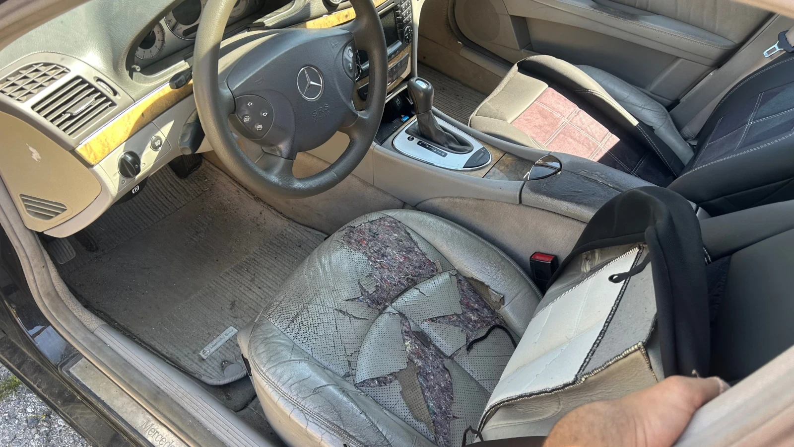 Mercedes-Benz E 320, снимка 12 - Автомобили и джипове - 54314787