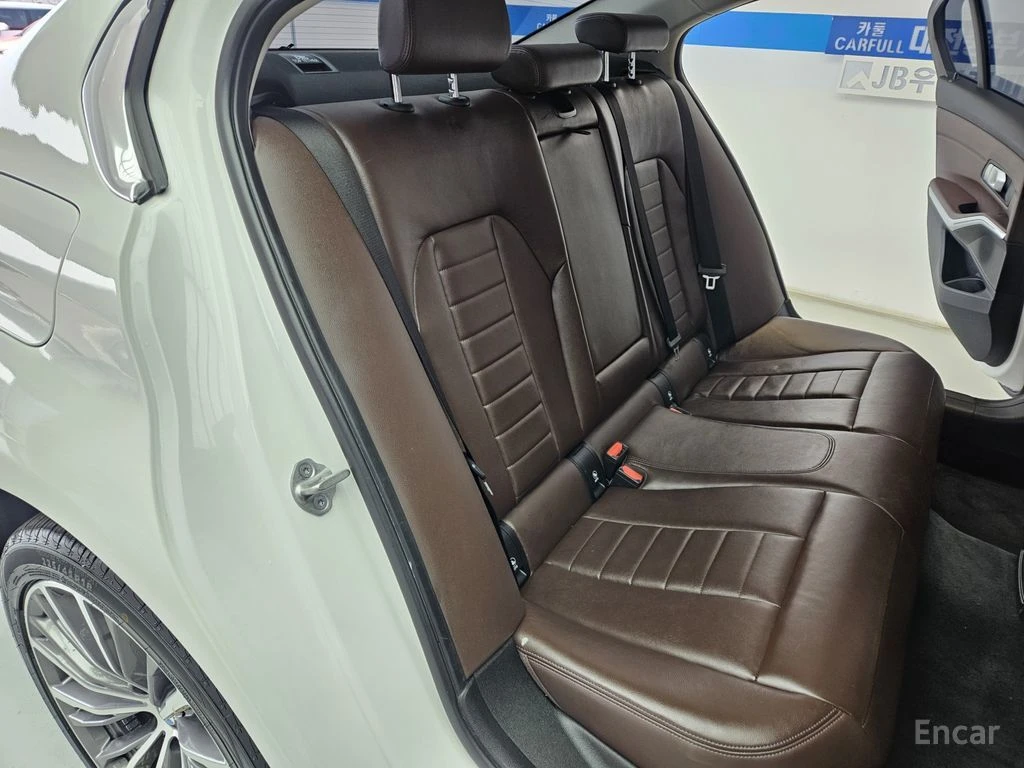 BMW 320 i Luxury* HEAD-UP* DISTRONIC* SUNROOF* �����*  | Mobile.bg � ����������� 15