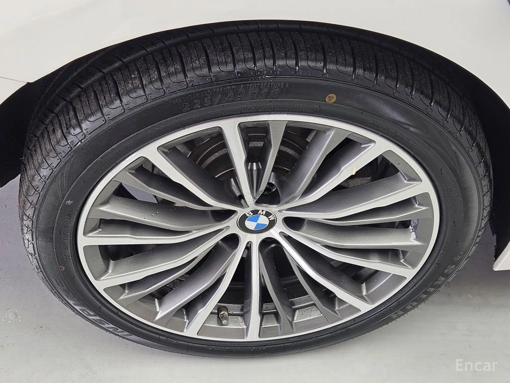 BMW 320 i Luxury* HEAD-UP* DISTRONIC* SUNROOF* �����*  | Mobile.bg � ����������� 7