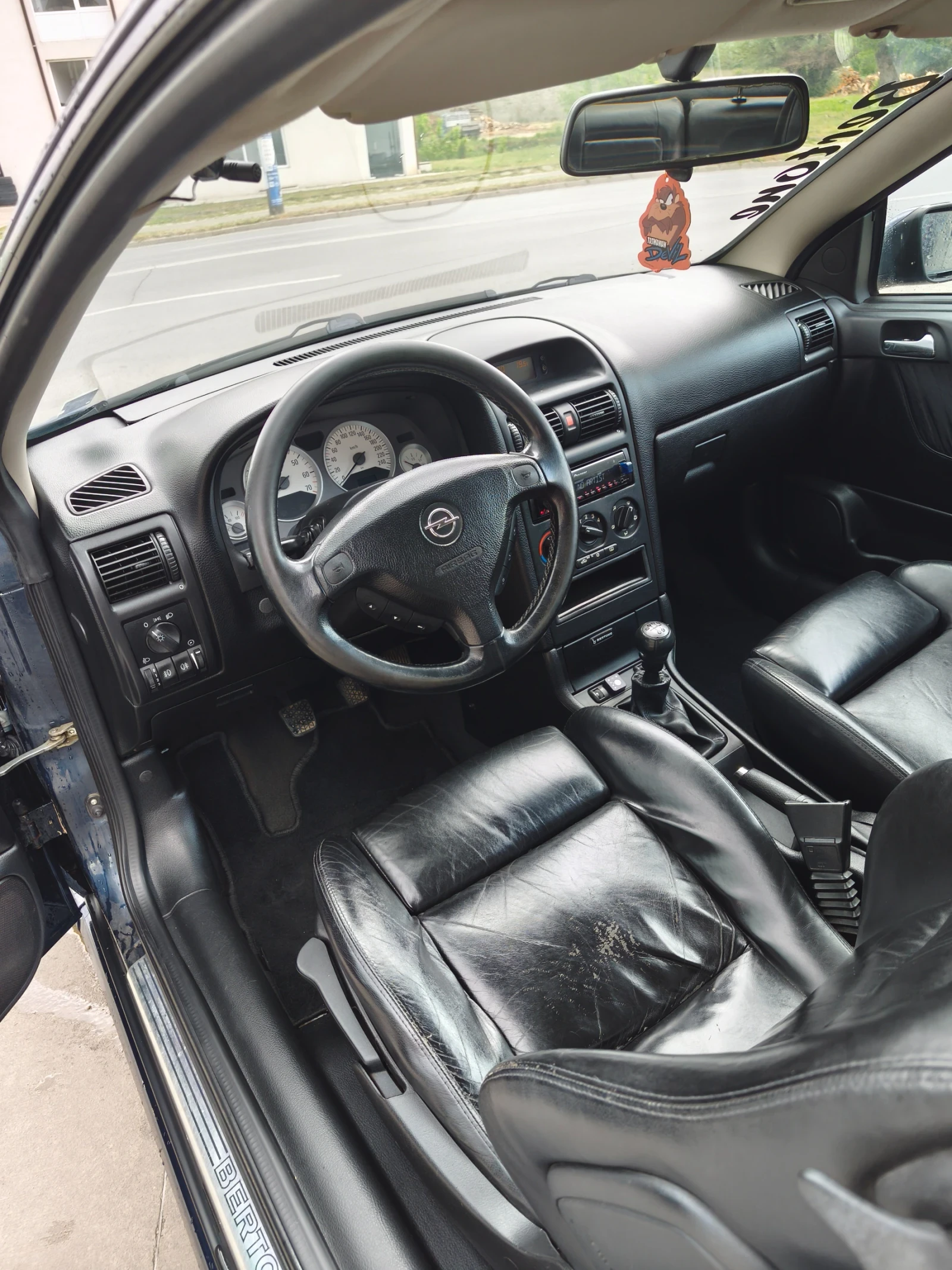 Opel Astra 1.8 16v, снимка 6 - Автомобили и джипове - 54488563