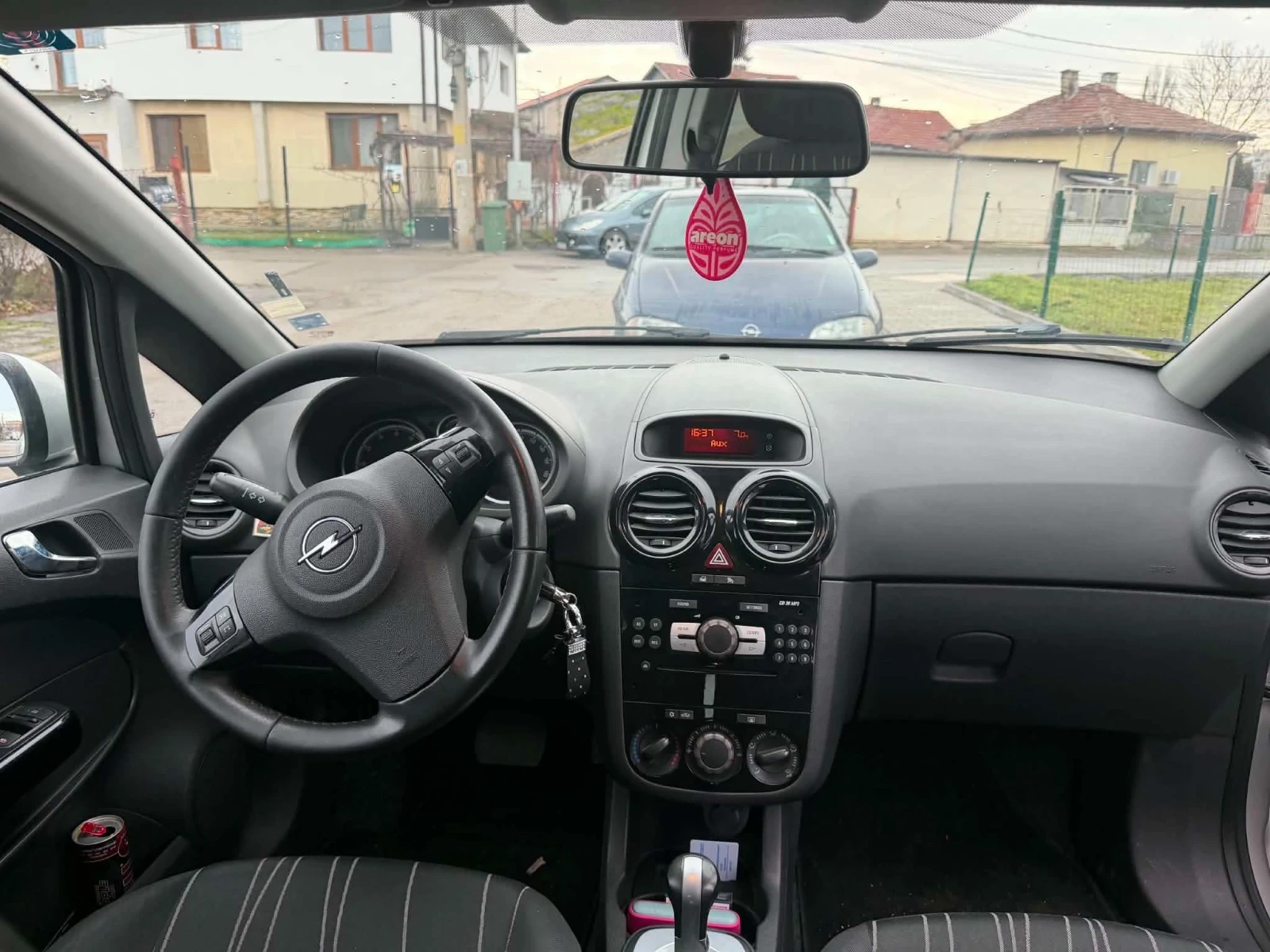 Opel Corsa 1, 2i-70к.с Регистрирана Автоматик, снимка 6 - Автомобили и джипове - 54680019