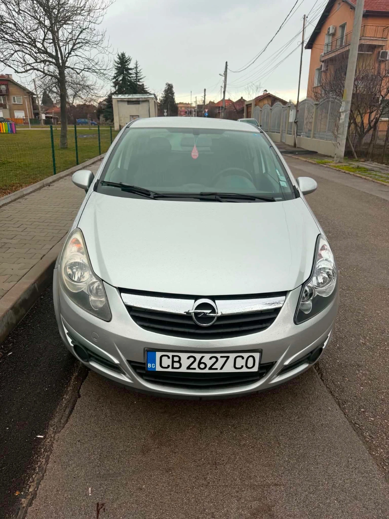 Opel Corsa 1, 2i-70к.с Регистрирана Автоматик