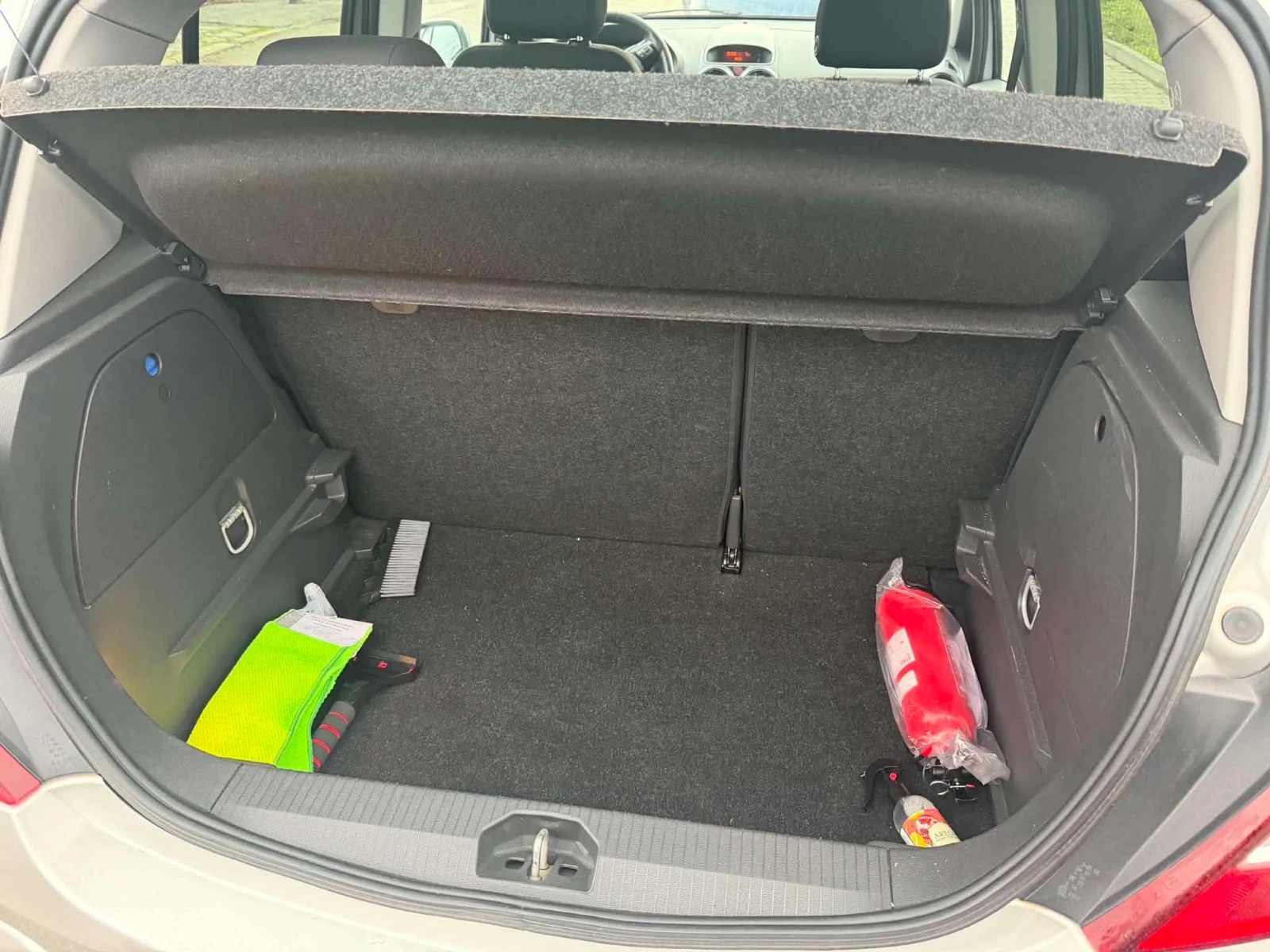 Opel Corsa 1, 2i-70к.с Регистрирана Автоматик, снимка 10 - Автомобили и джипове - 54680019