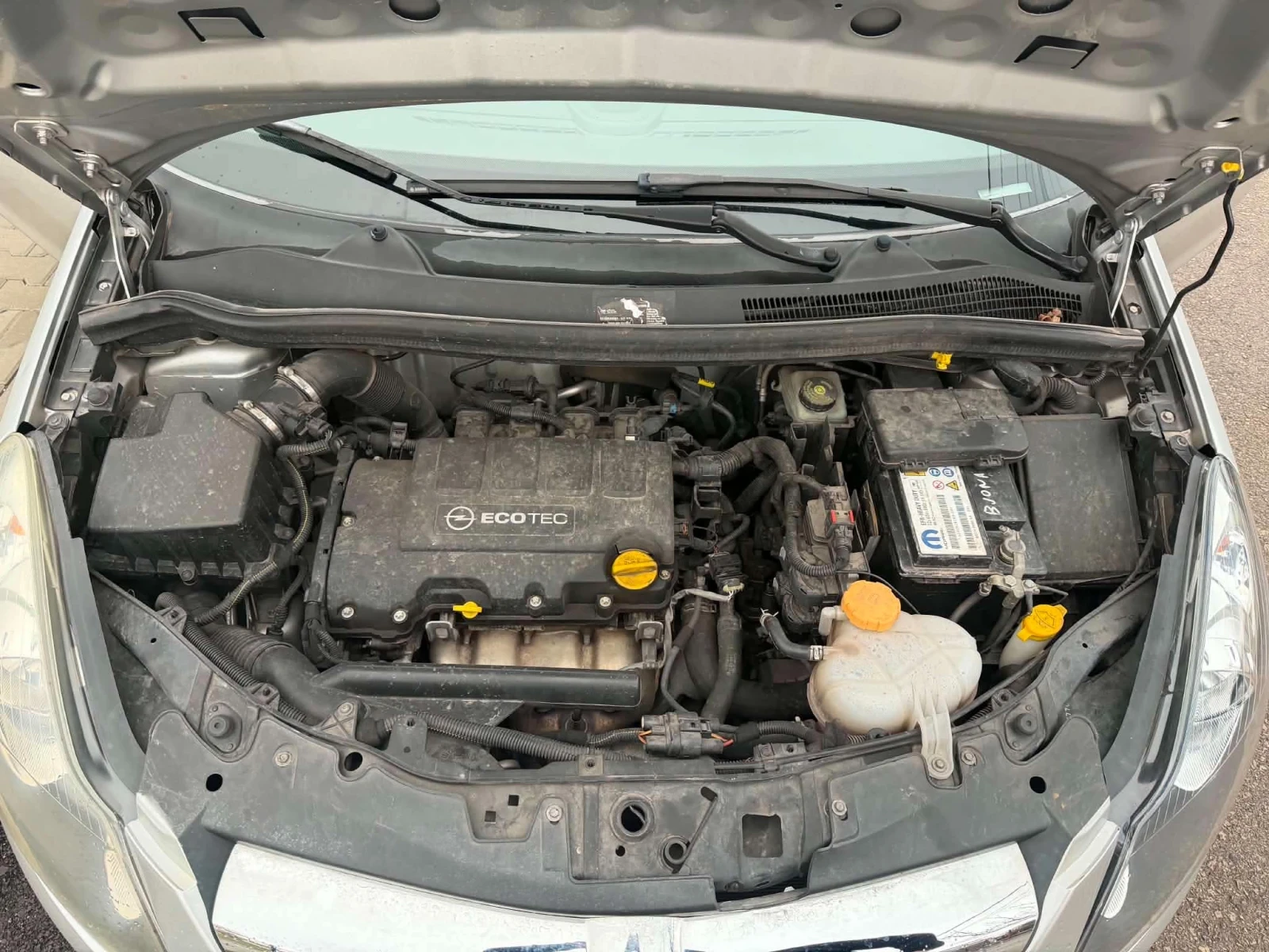 Opel Corsa 1, 2i-70к.с Регистрирана Автоматик, снимка 11 - Автомобили и джипове - 54680019