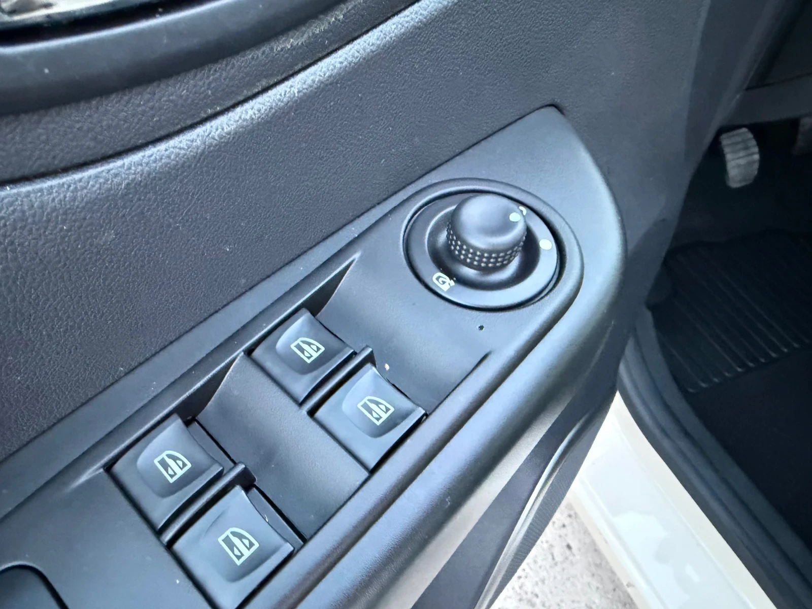 Renault Captur 2017, евро 6, топ , снимка 11 - Автомобили и джипове - 54936287