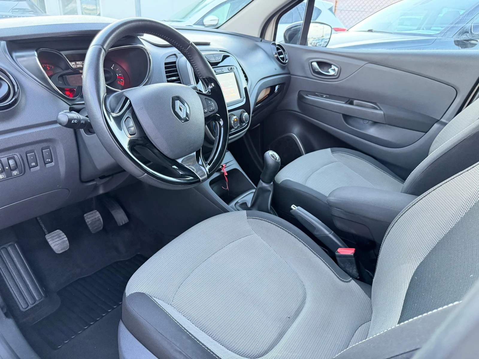 Renault Captur 2017, евро 6, топ , снимка 7 - Автомобили и джипове - 54936287