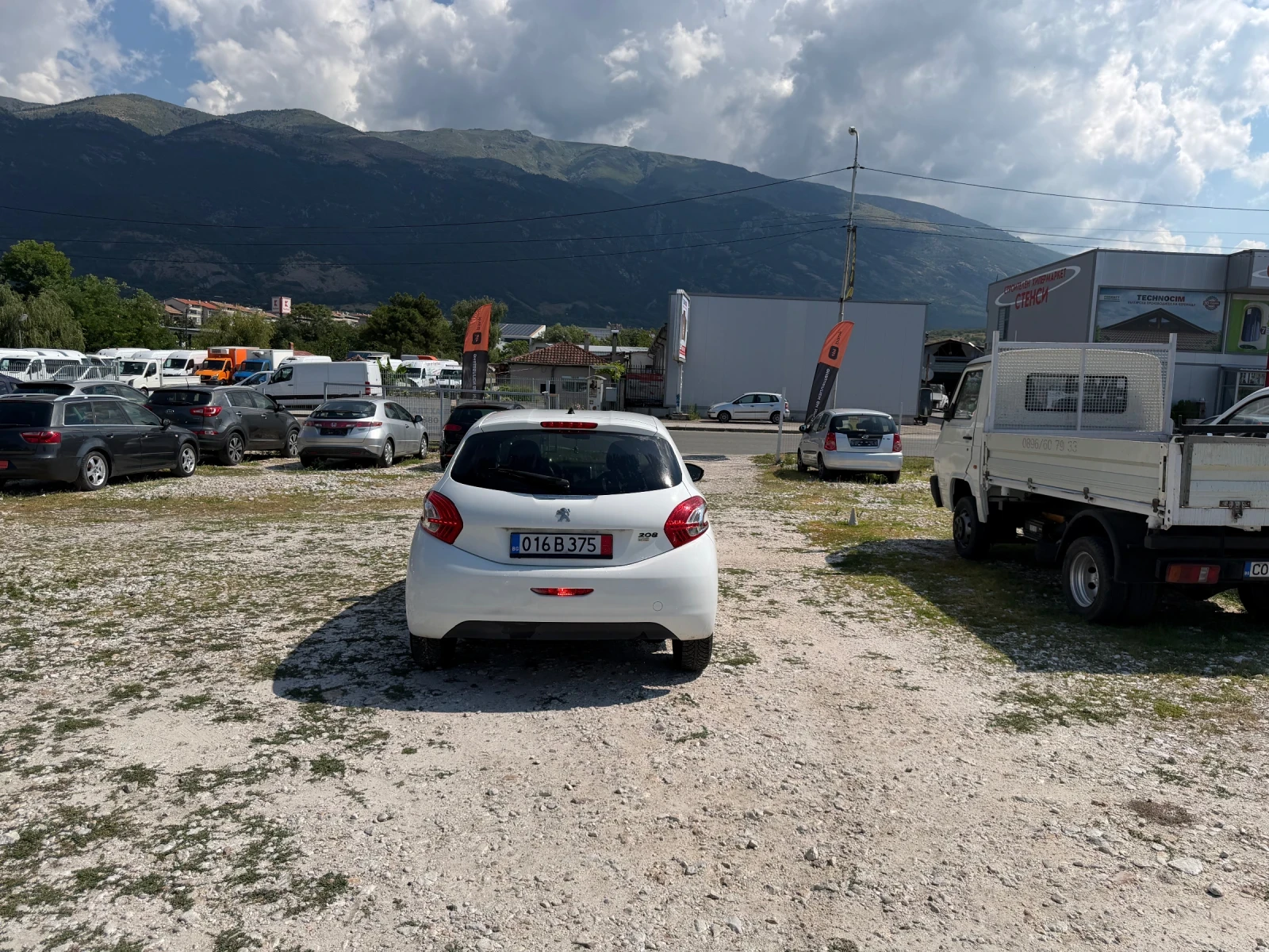 Peugeot 208 1.6hdi/Navi/barter/lizing, снимка 6 - Автомобили и джипове - 55309782