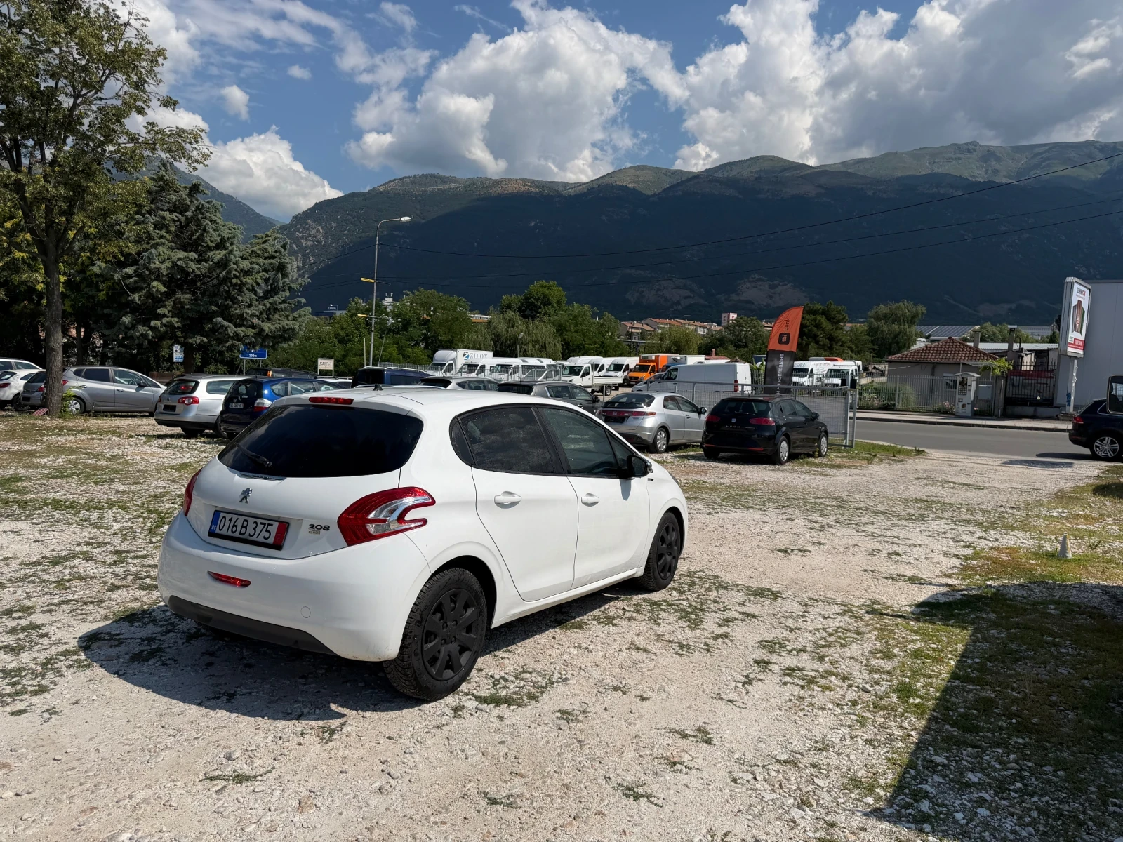 Peugeot 208 1.6hdi/Navi/barter/lizing, снимка 5 - Автомобили и джипове - 55309782