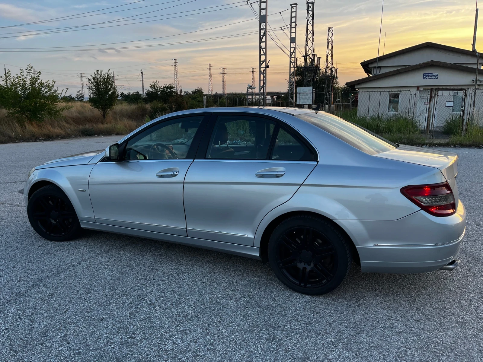 Mercedes-Benz C 320, снимка 3 - Автомобили и джипове - 55327348
