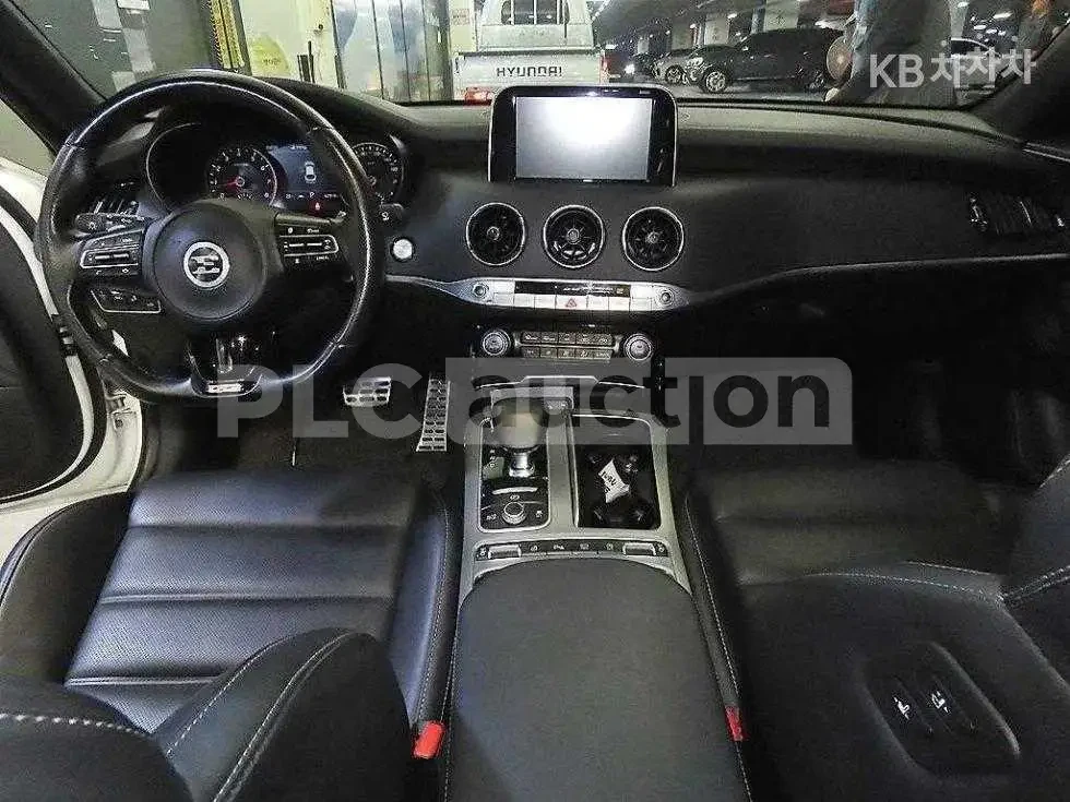 Kia Stinger 3.3 GT SPORT+ HEAD UP 360CAM FULL, снимка 8 - Автомобили и джипове - 55776871