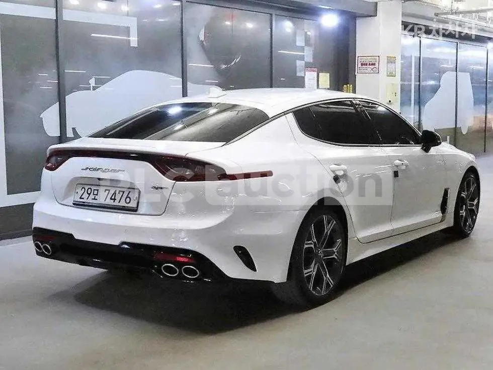 Kia Stinger 3.3 GT SPORT+ HEAD UP 360CAM FULL, снимка 2 - Автомобили и джипове - 55776871