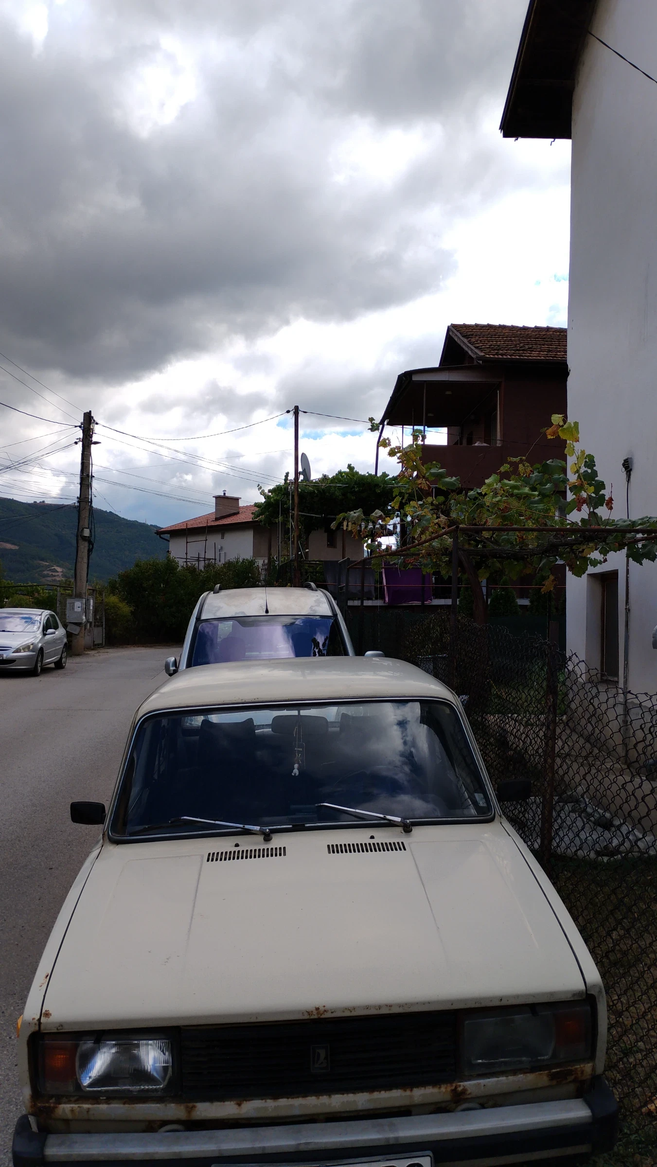 Lada 2105 1.3, снимка 5 - Автомобили и джипове - 56247799