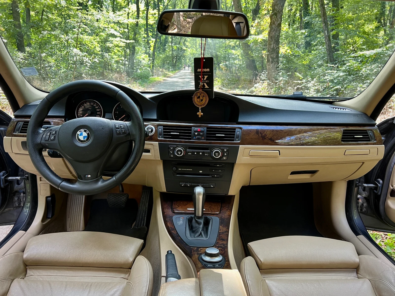 BMW 330, снимка 5 - Автомобили и джипове - 56261294