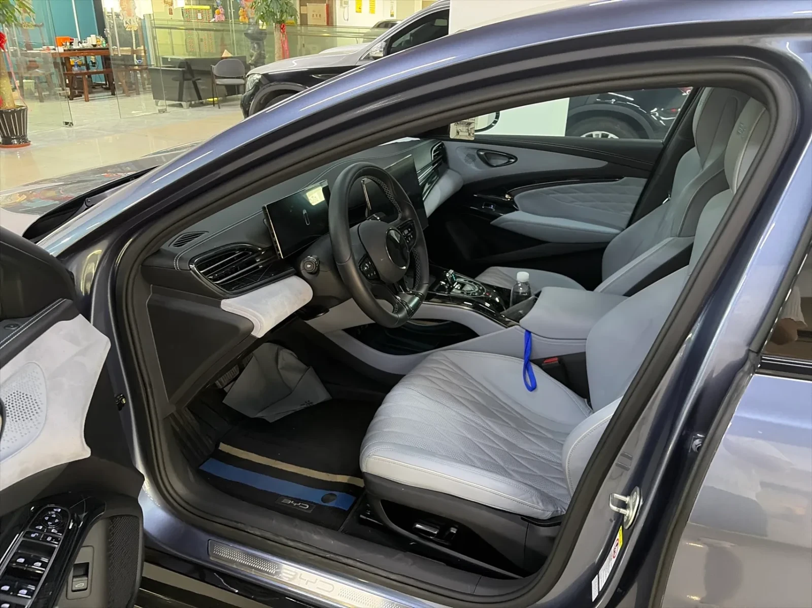 BYD Seal | 360 КАМЕРА | ПАНОРАМА | KEYLESS | , снимка 5 - Автомобили и джипове - 56322113