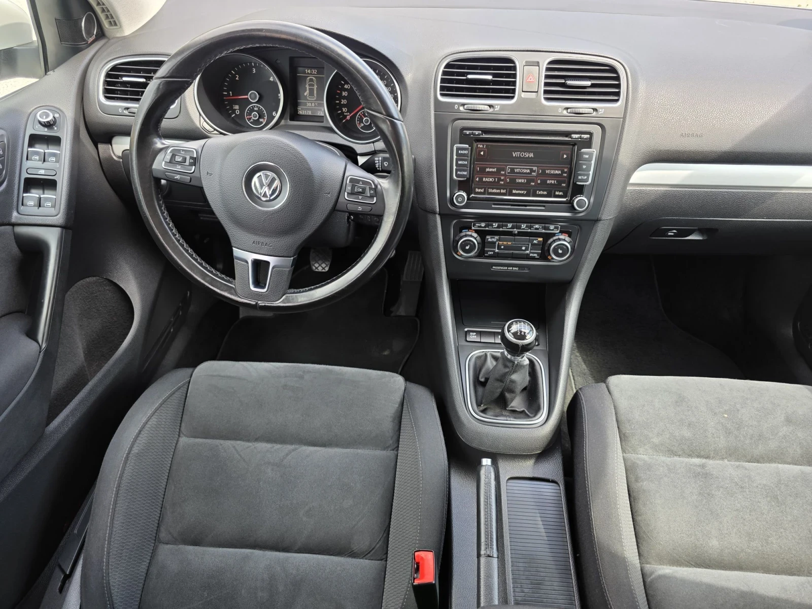 VW Golf 2.0 TDI, снимка 9 - Автомобили и джипове - 56485524