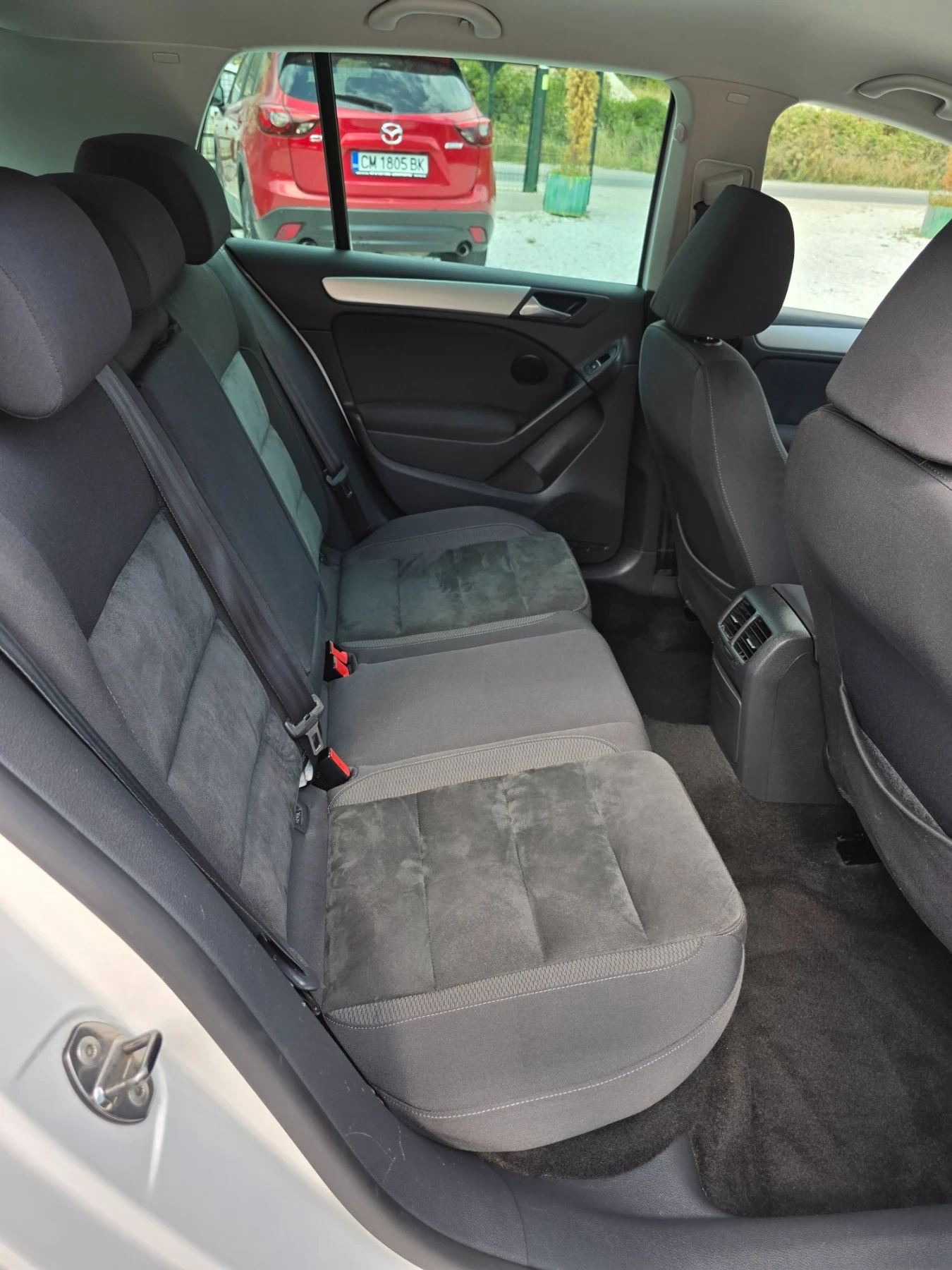 VW Golf 2.0 TDI, снимка 13 - Автомобили и джипове - 56485524