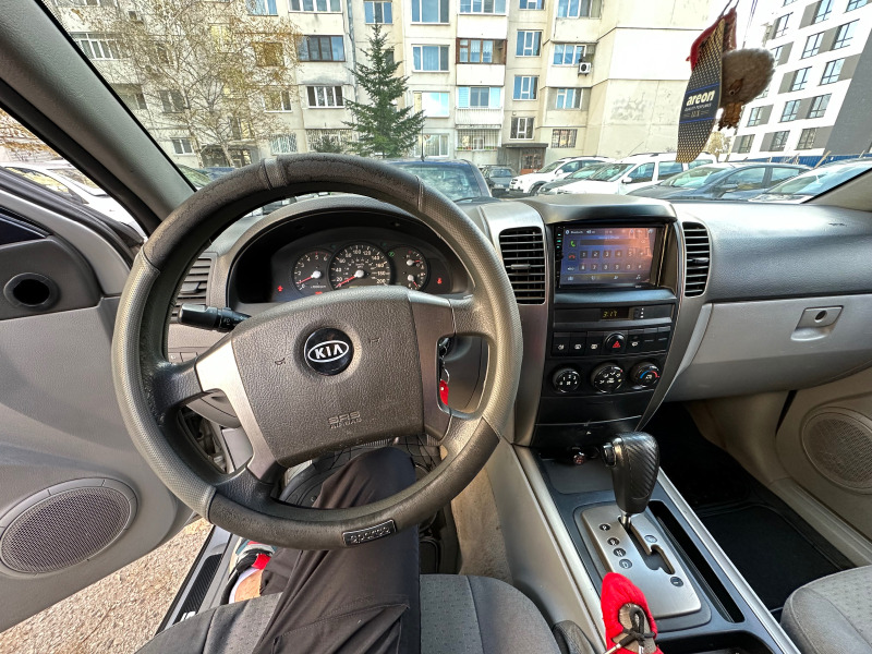 Kia Sorento 2.5, снимка 6 - Автомобили и джипове - 45019013