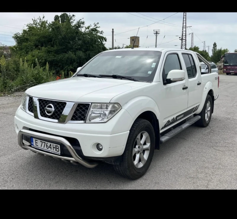 Nissan Navara 2.5DCI Automat!, снимка 1 - Автомобили и джипове - 47335349