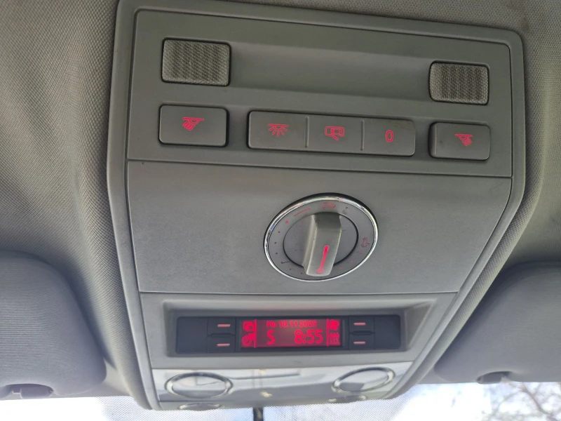 VW Touareg, снимка 7 - Автомобили и джипове - 52358837