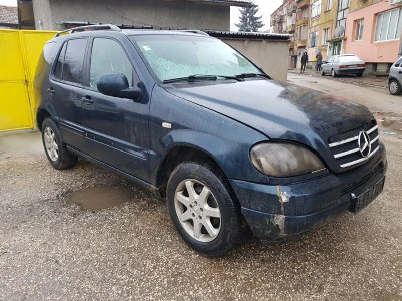 Mercedes-Benz ML 230 2,3i-150ks-ГАЗ БЕНЗИН, снимка 1 - Автомобили и джипове - 49478400