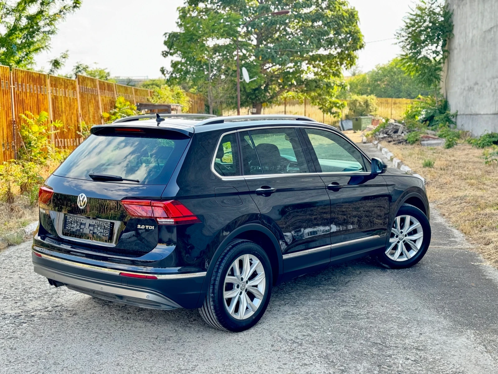 VW Tiguan Highline PANORAMA DISTRONIC FULL BMT - изображение 3