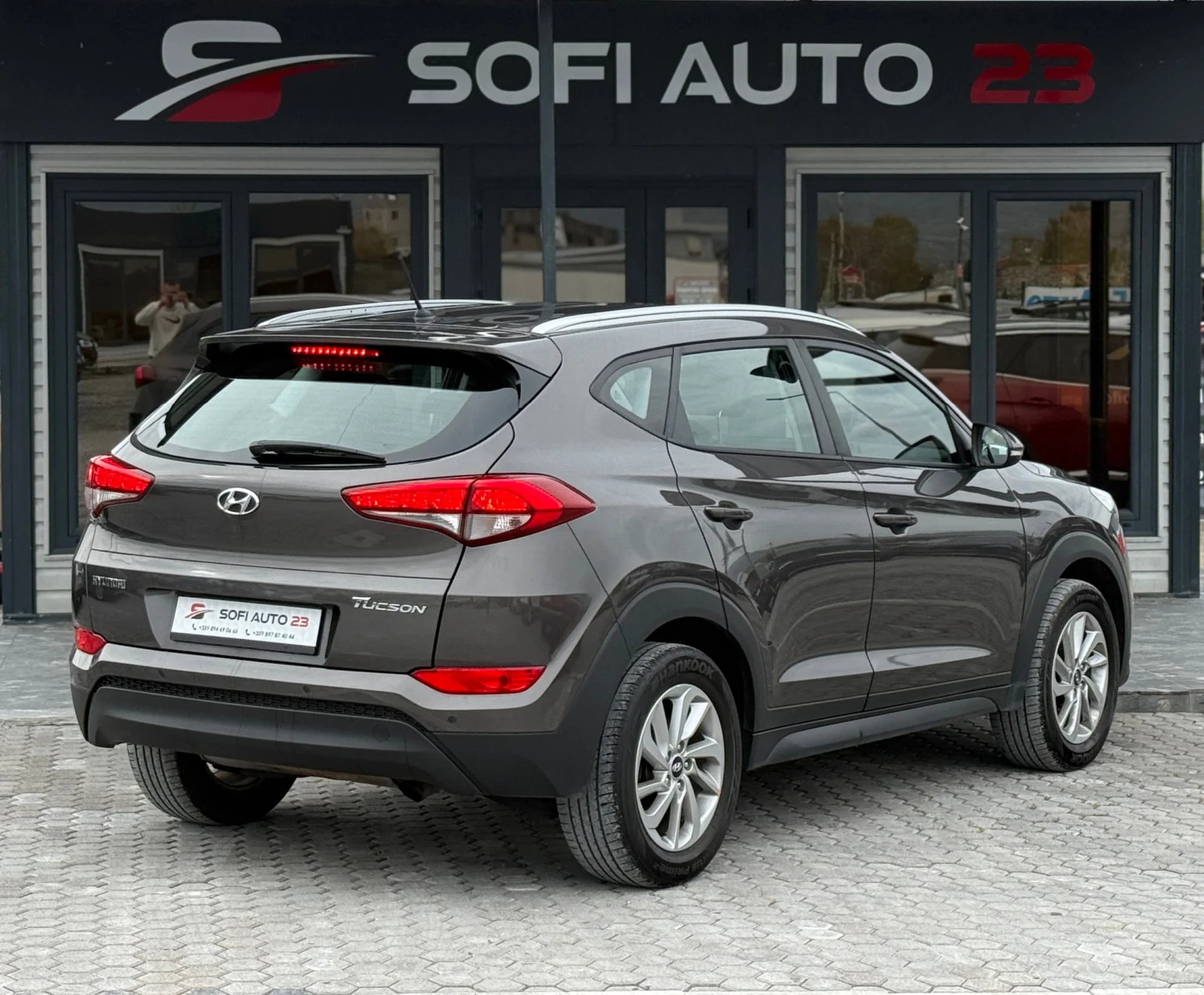 Hyundai Tucson БЕНЗИН!РЕАЛНИ КИЛОМЕТЕРИ! ПЕРФЕКТЕН!, снимка 5 - Автомобили и джипове - 54218989