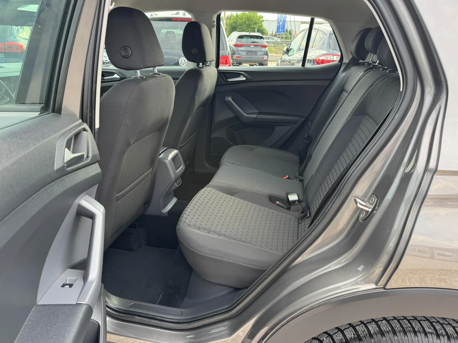 VW T-Cross 1.6TDI, снимка 8 - Автомобили и джипове - 54999328