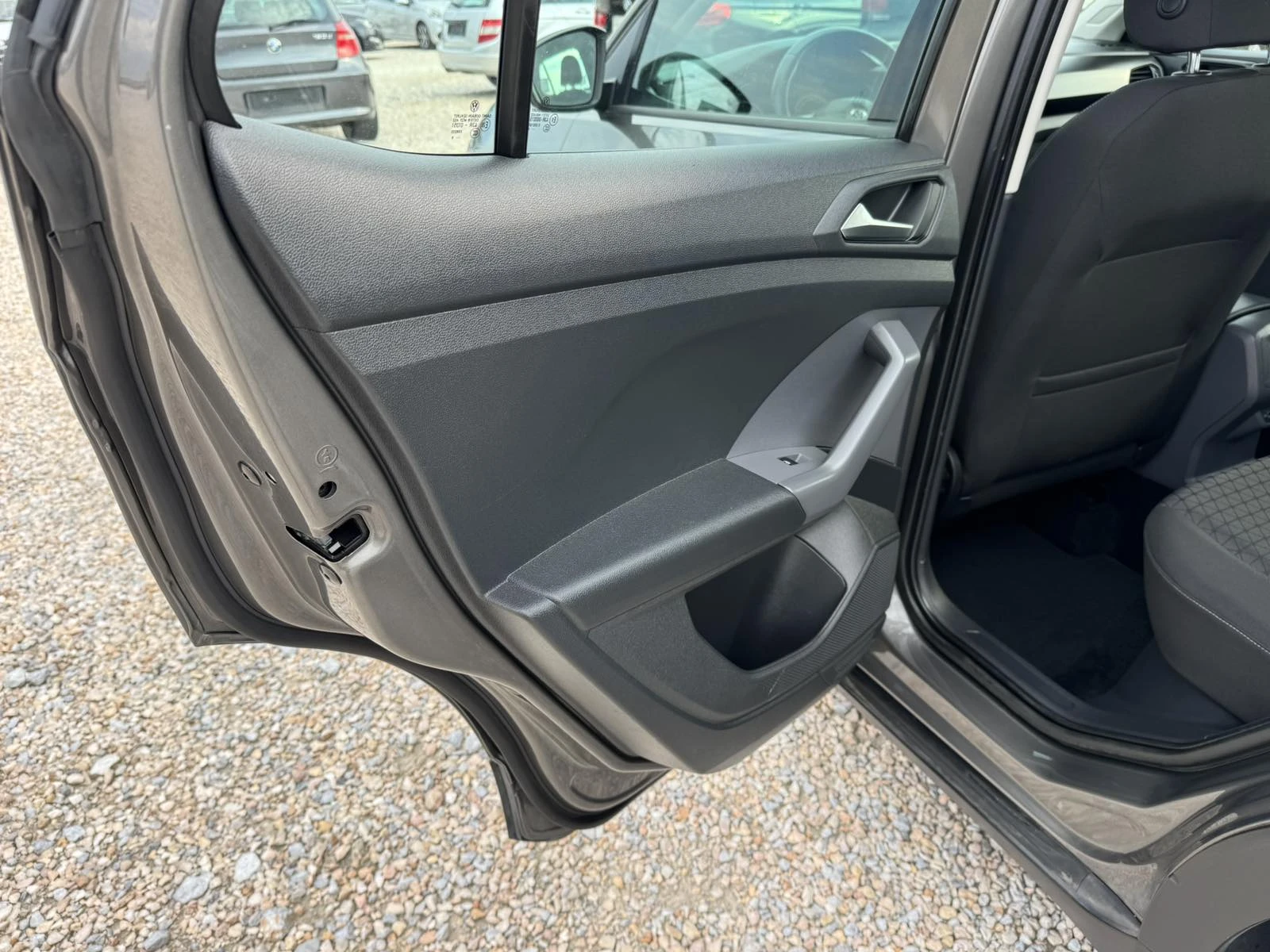 VW T-Cross 1.6TDI, снимка 7 - Автомобили и джипове - 54999328