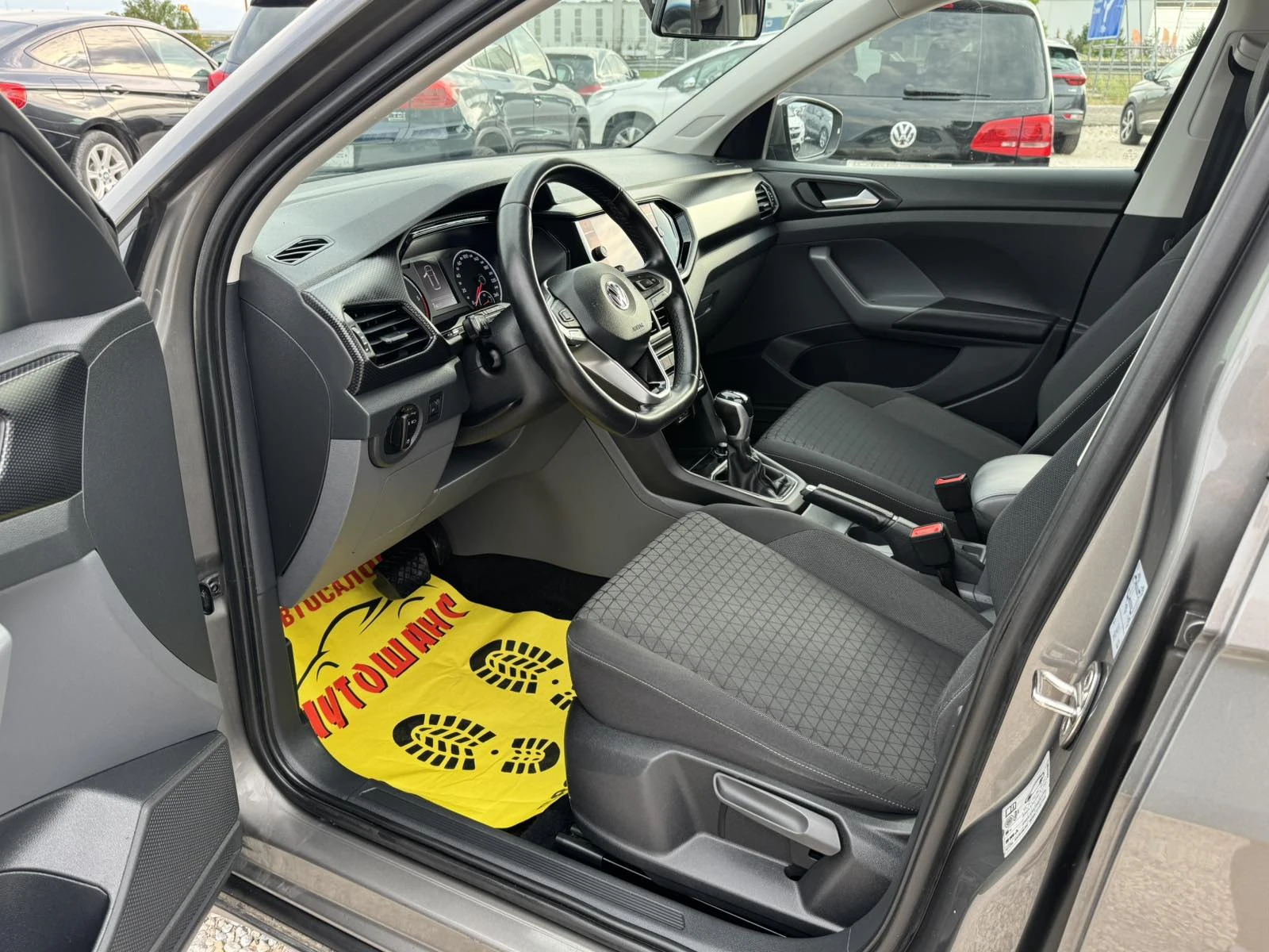 VW T-Cross 1.6TDI, снимка 12 - Автомобили и джипове - 54999328