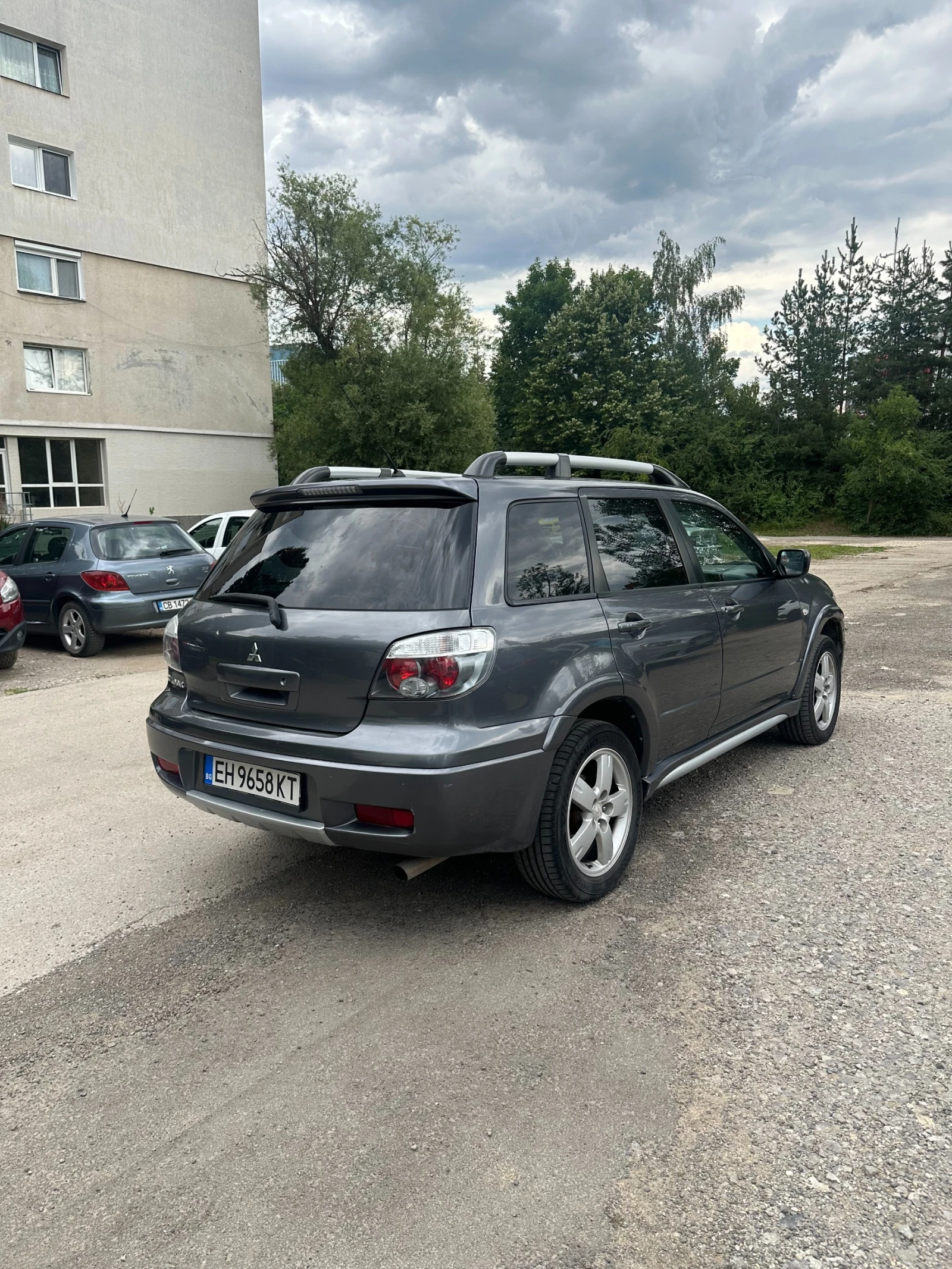 Mitsubishi Outlander, снимка 6 - Автомобили и джипове - 55250016