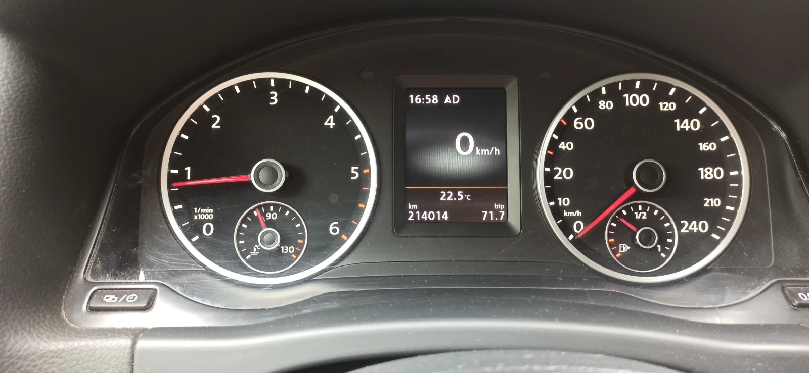 VW Tiguan, снимка 6 - Автомобили и джипове - 56288611