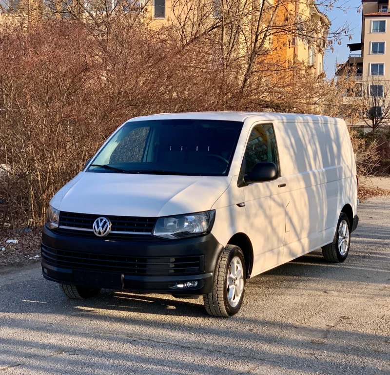 VW Transporter 2019г* EU6* MAXII БАЗА* ДВОЕН КЛИМАТИК* 17 ДЖАНТИ, снимка 2 - Бусове и автобуси - 49332973