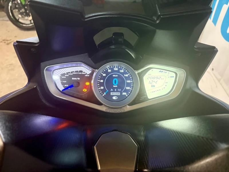Kymco Xciting S 400i ABS WI-FI, снимка 9 - Мотоциклети и мототехника - 52250287