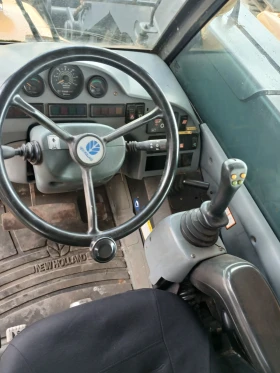 Телескопичен товарач New Holland LM425, снимка 4