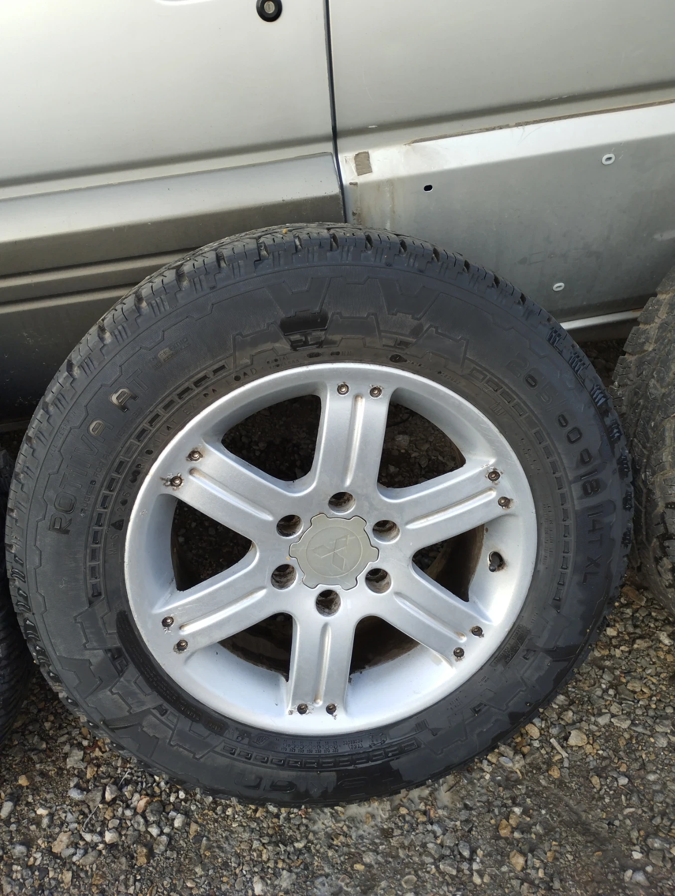    265/60R18  Mitsubishi Pajero | Mobile.bg   4